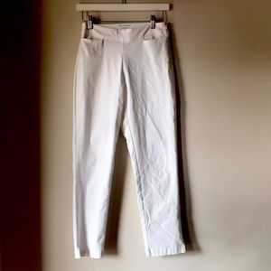 white color pants with side zipper and front pockets